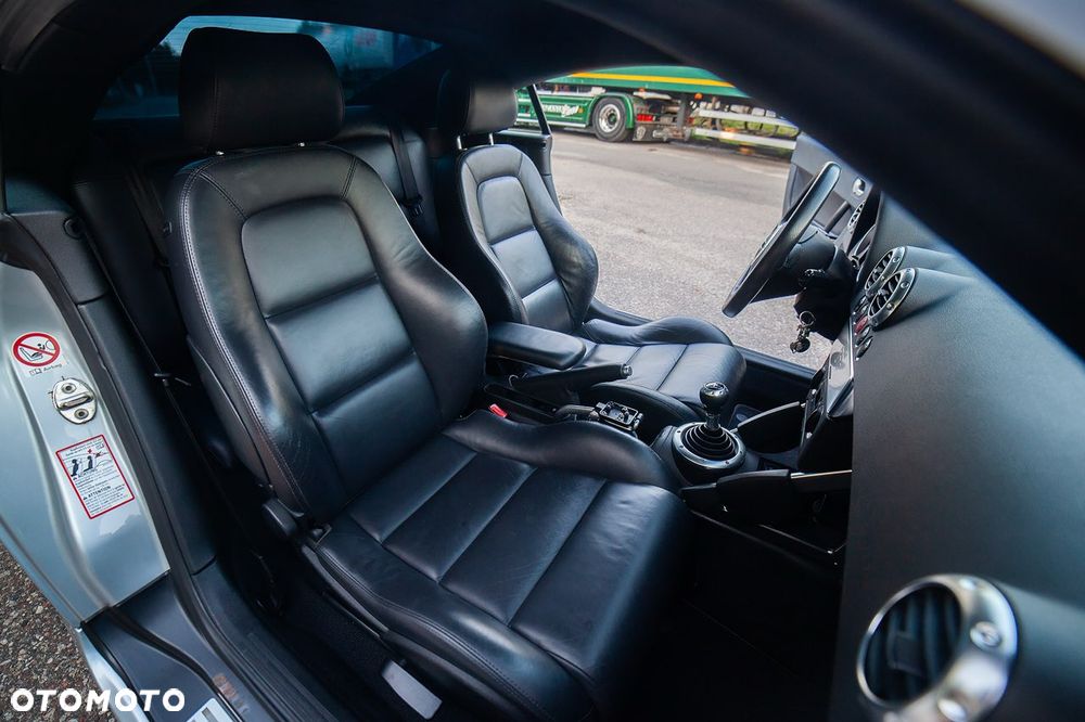 Audi TT Coupé - 17