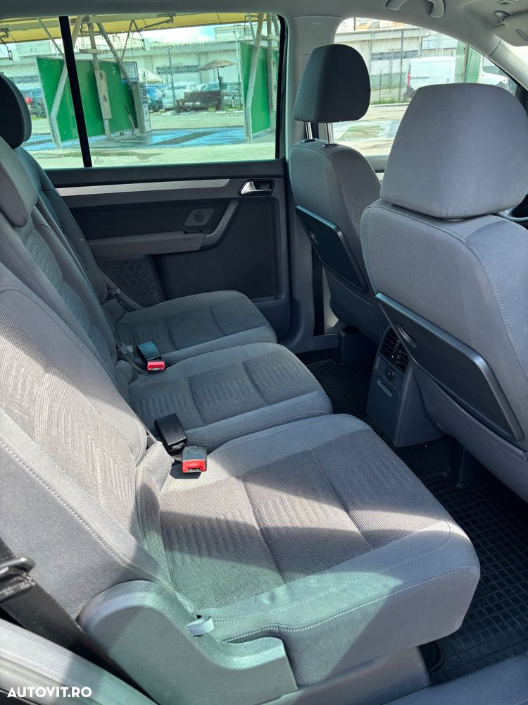 Volkswagen Touran - 6