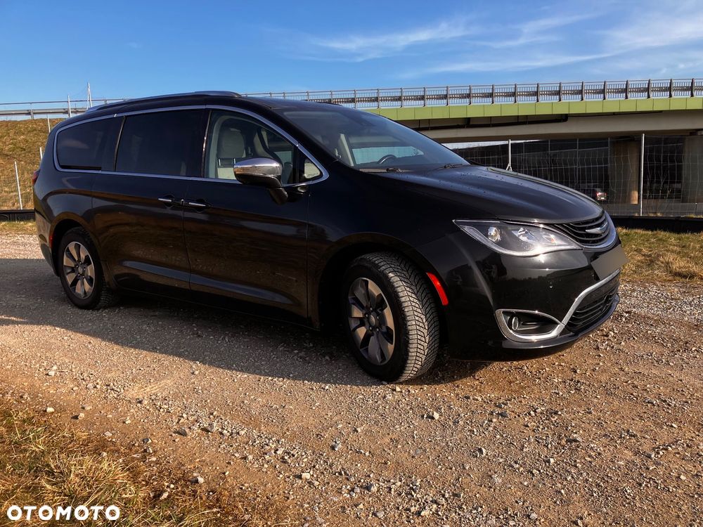 Chrysler Pacifica - 5