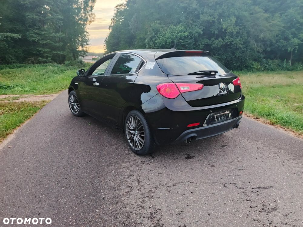 Alfa Romeo Giulietta 2.0 JTDM 16V - 5