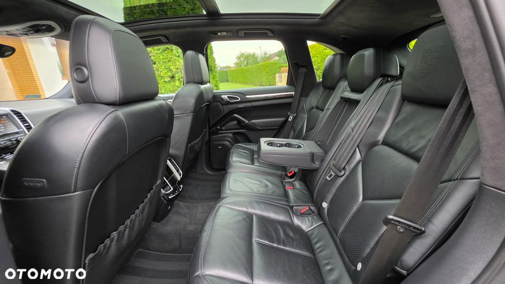 Porsche Cayenne Turbo - 24