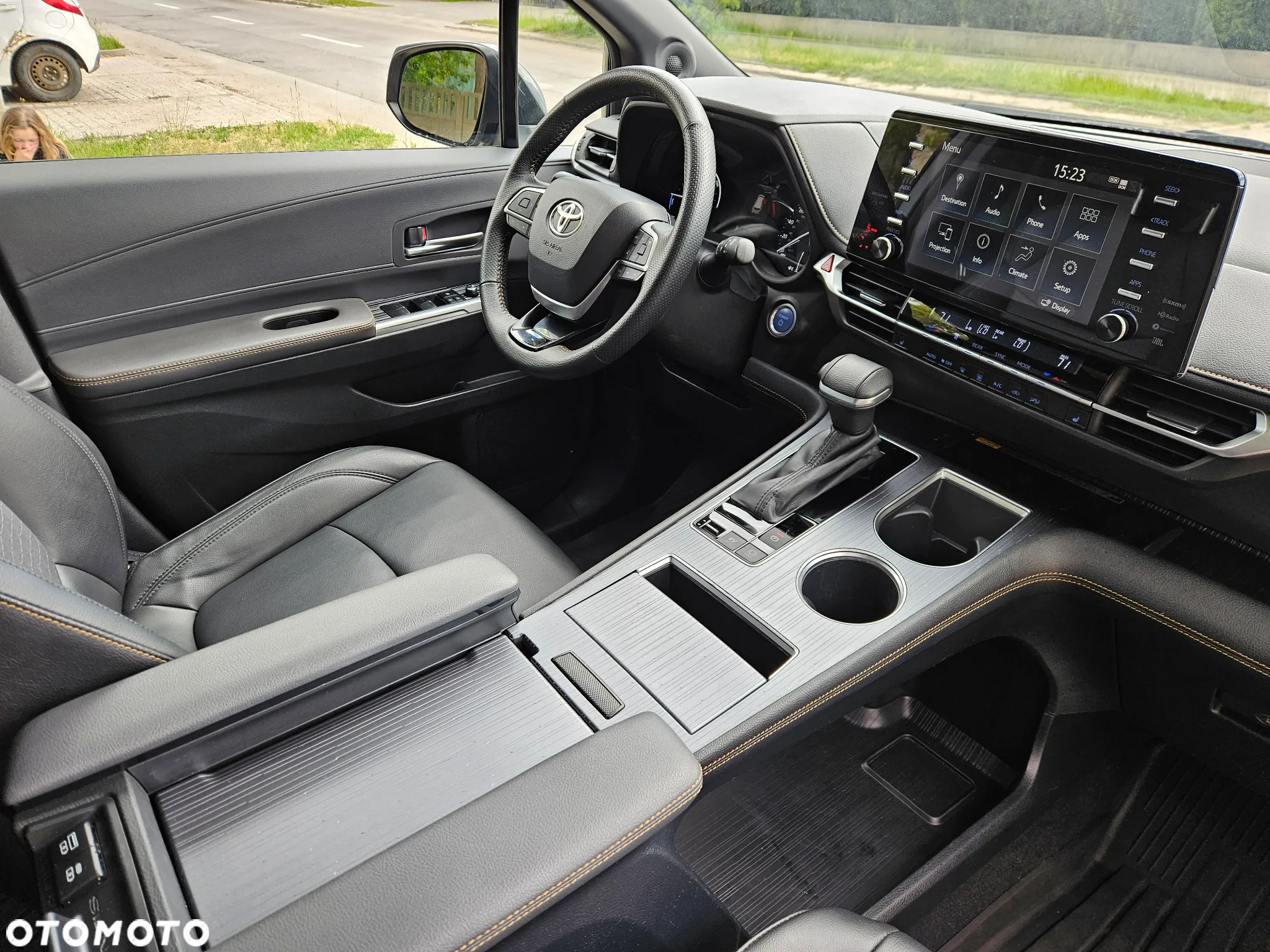 Toyota Sienna - 25
