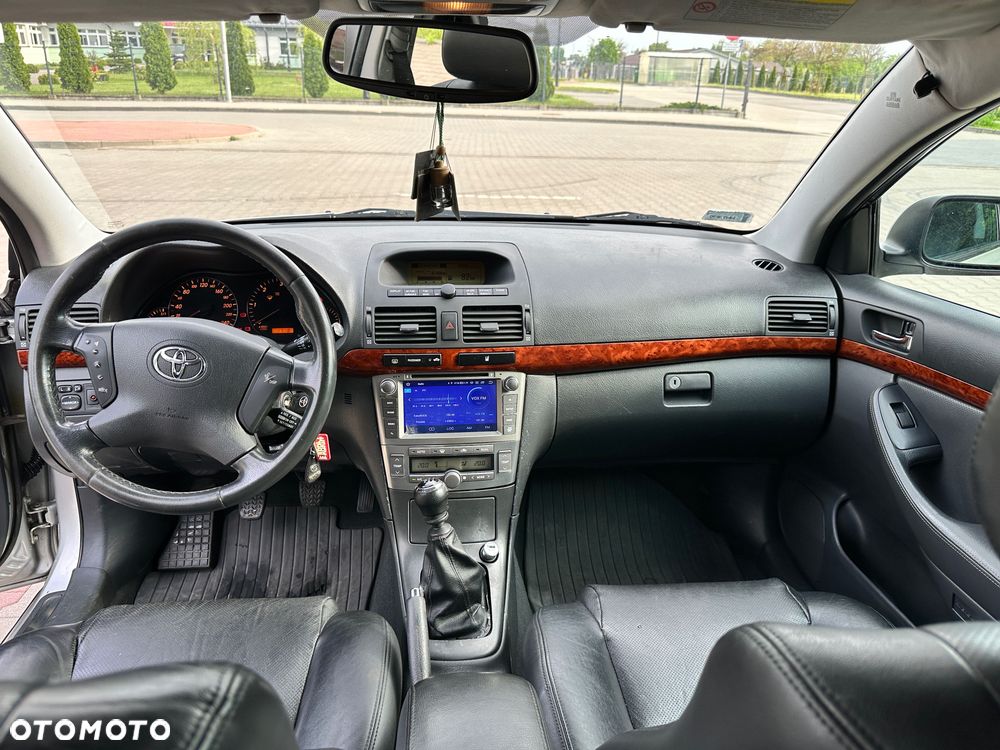 Toyota Avensis - 5