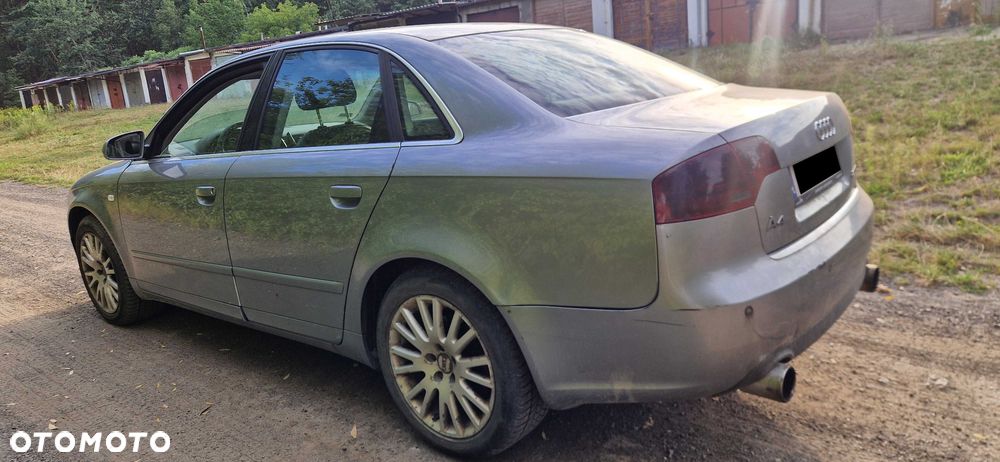 Audi A4 Limousine - 4