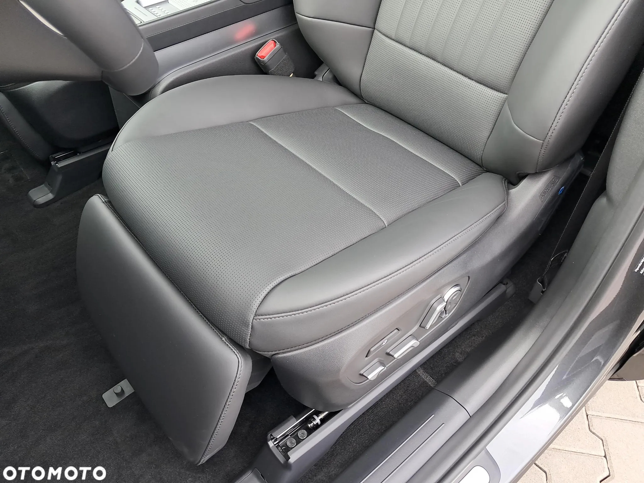 Hyundai IONIQ 9 110kWh Calligraphy AWD - 17
