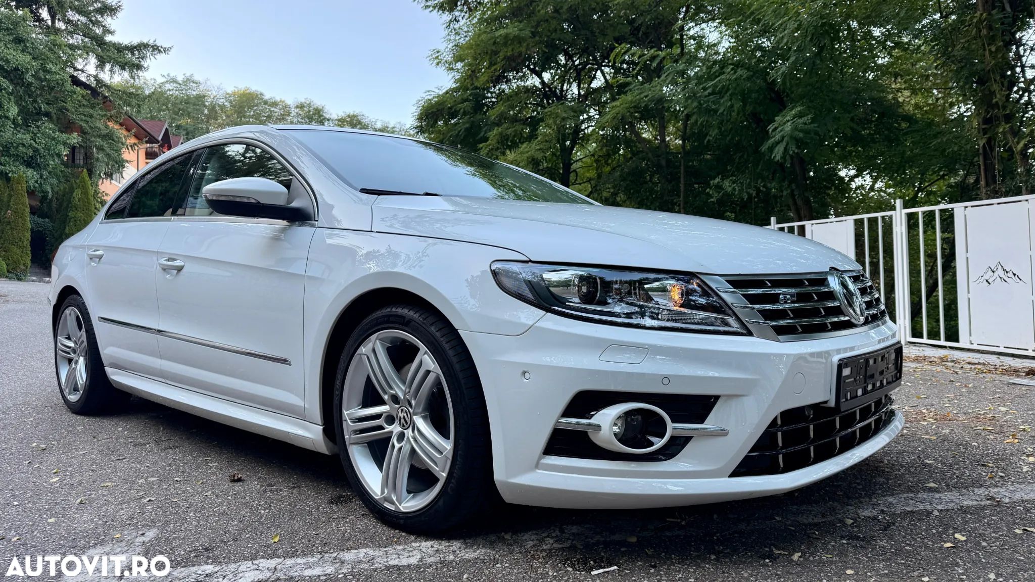 Volkswagen Passat CC 2.0 TDI BlueMotion Technology DSG - 1
