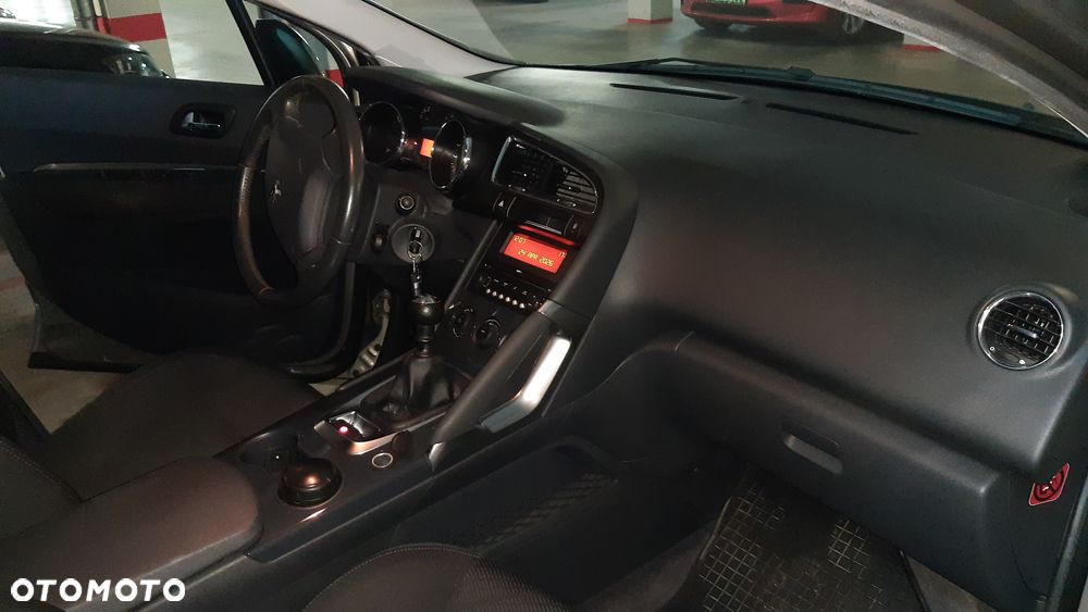 Peugeot 3008 1.6 HDi Premium - 12