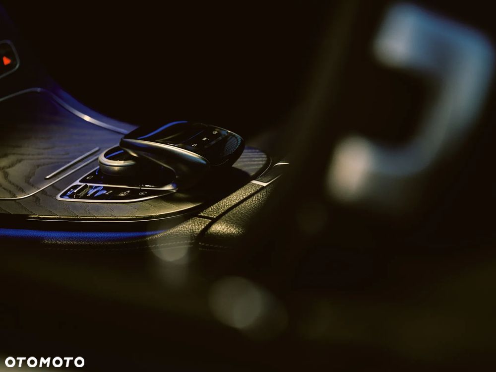 Mercedes-Benz Klasa E - 24