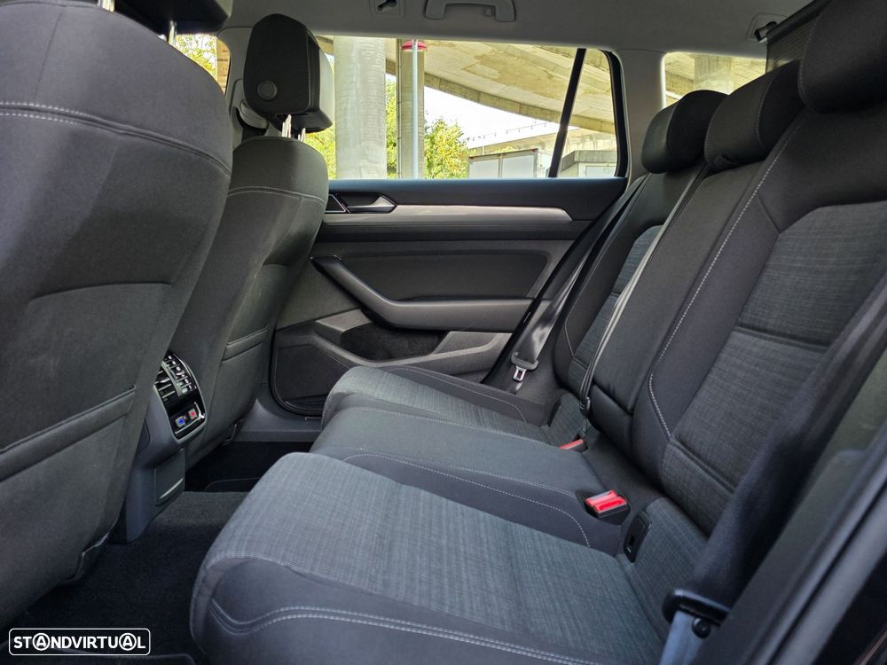 VW Passat Variant - 18