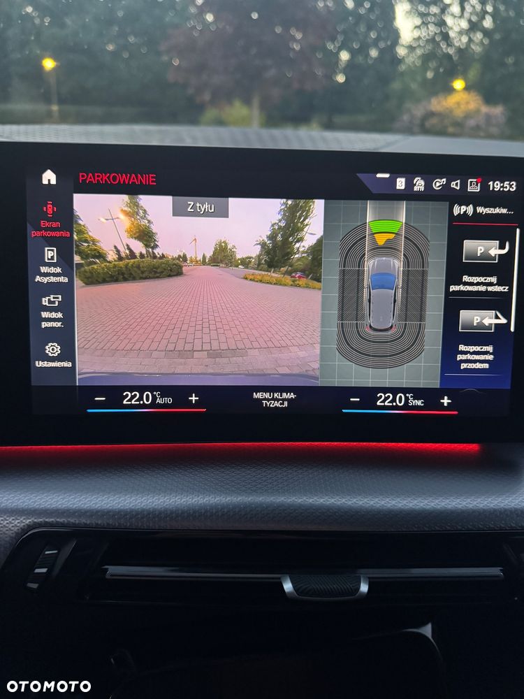 BMW Seria 2 218i - 32