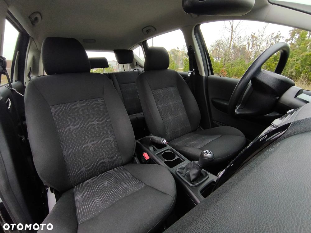 Mercedes-Benz Klasa A 160 BlueEFFICIENCY Special Edition - 14