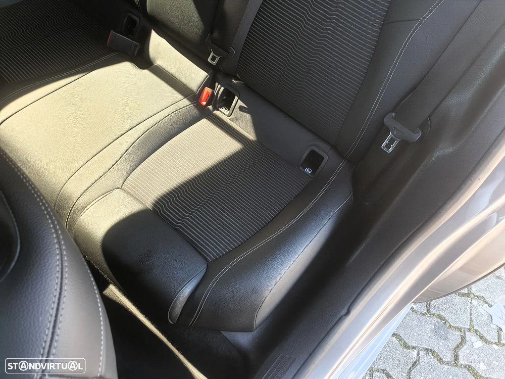 Mercedes-Benz CLA 180 d Progressive - 44