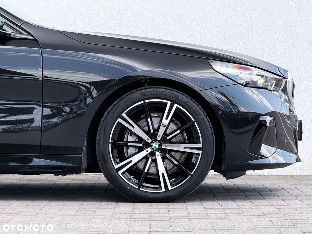 BMW Seria 5 540d xDrive mHEV - 12
