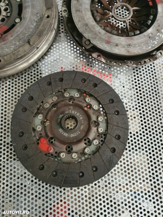 Kit Ambreiaj Volanta Masa Dubla Toyota Avensis Rav 4 2.2 Diesel 177 Cp 6+1 Trepte - 6