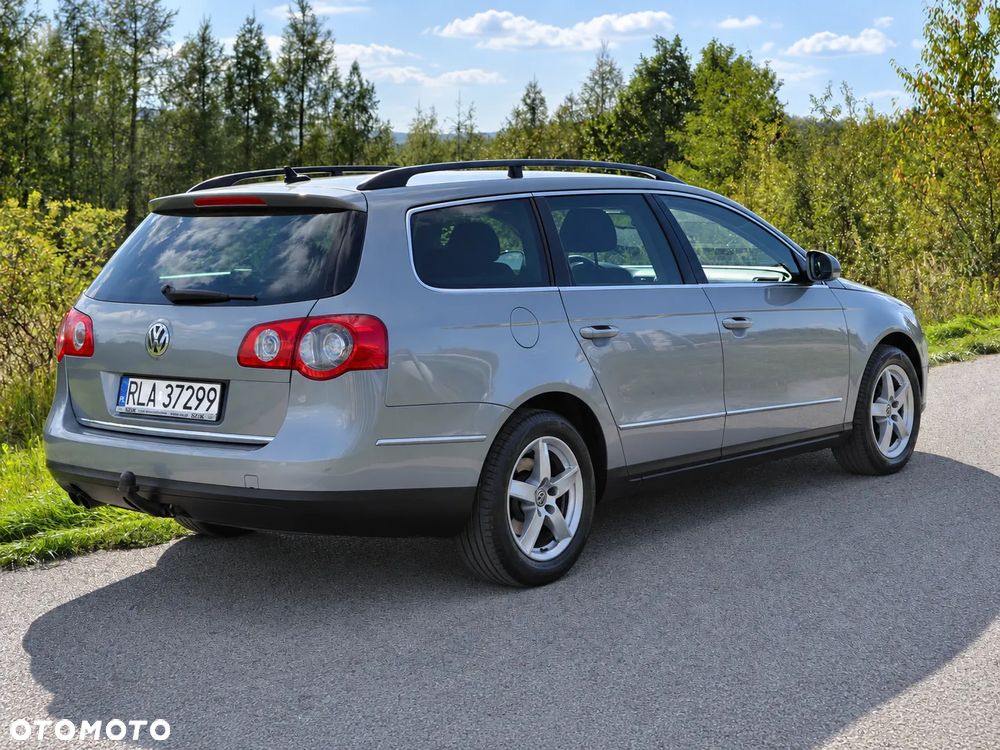 Volkswagen Passat 2.0 TDI DPF BlueMotion Technology Comfortline - 20
