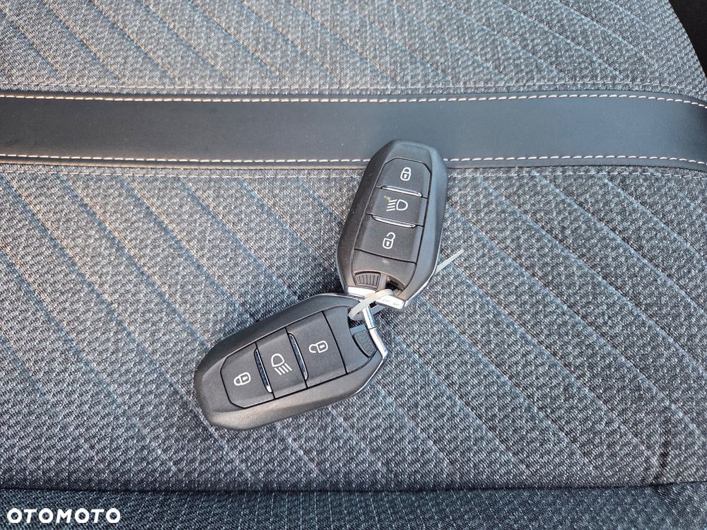 Peugeot 2008 1.2 PureTech Allure Pack S&S EAT8 - 23