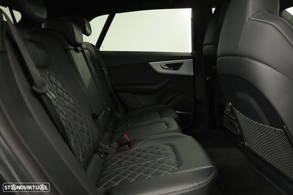 Audi Q8 55 TFSIe quattro Tiptronic - 26