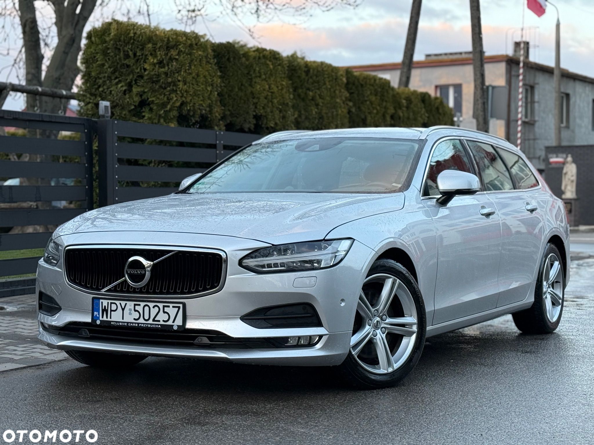 Volvo V90 D5 AWD Momentum - 1