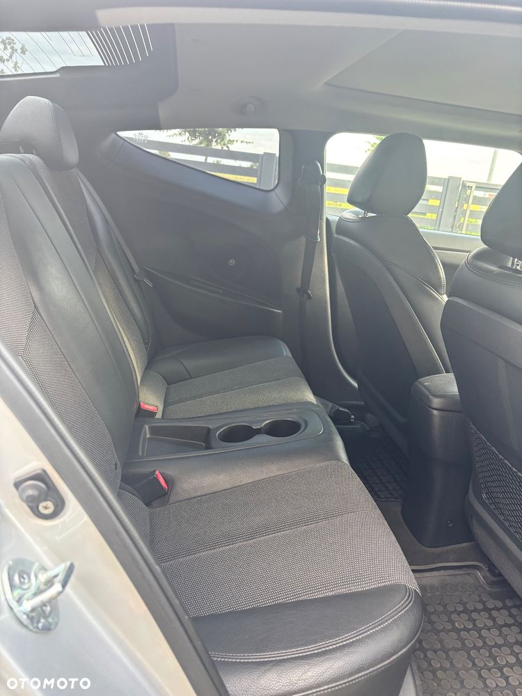 Hyundai Veloster - 22