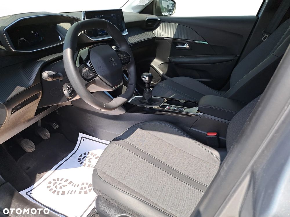 Peugeot 208 1.2 T Allure S&S - 12