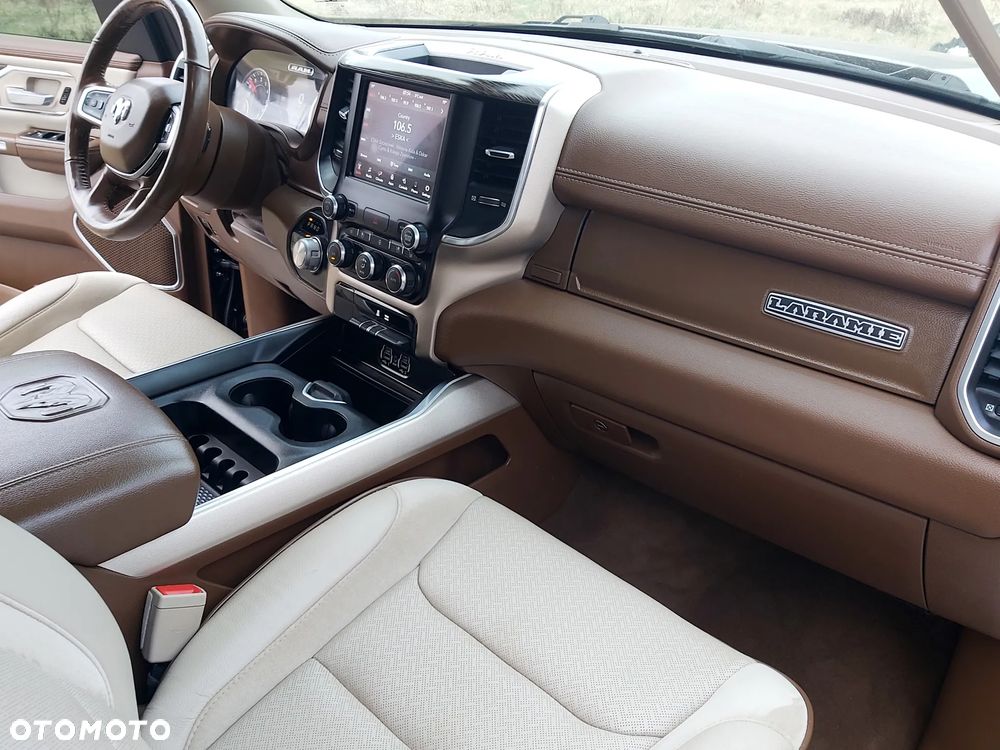 RAM 1500 Crew Cab Shortbed Laramie - 39