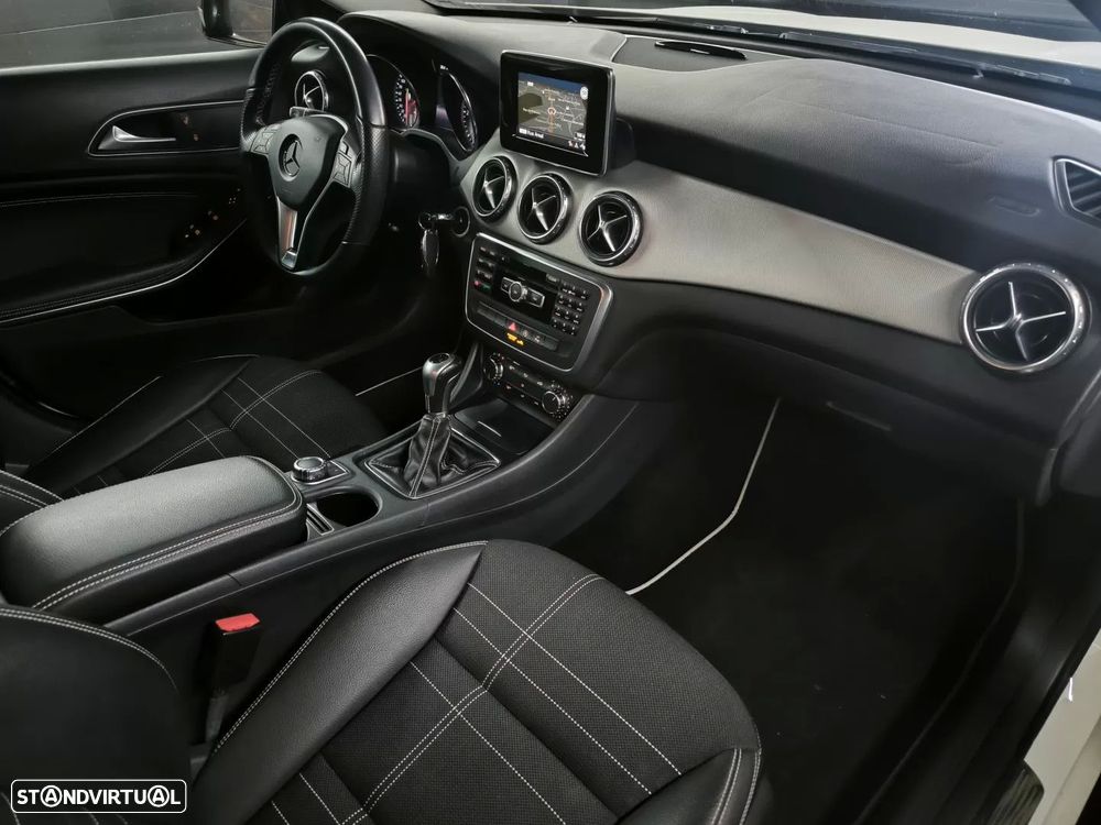 Mercedes-Benz GLA 180 CDI Urban - 19