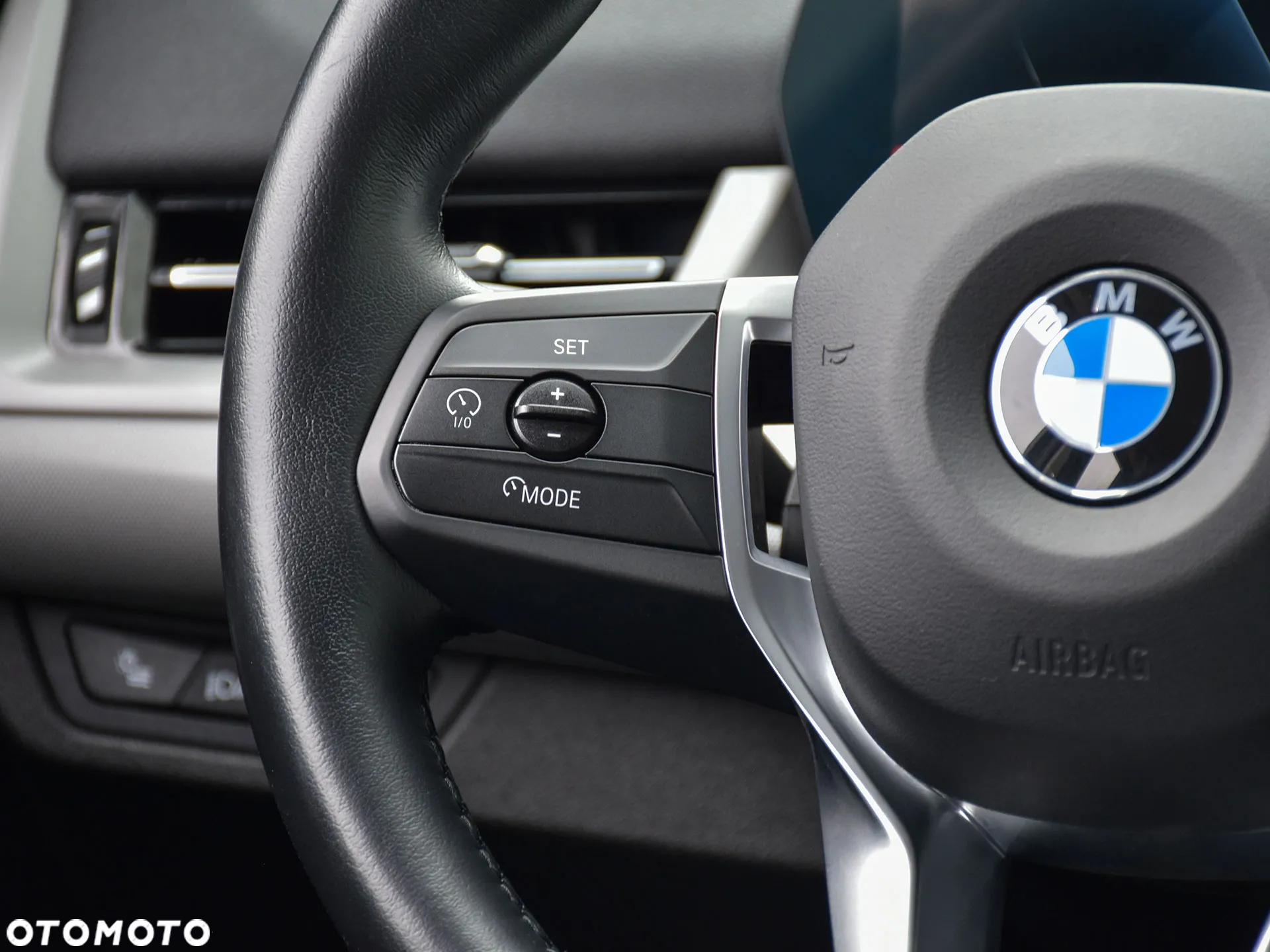 BMW X1 sDrive18i - 32