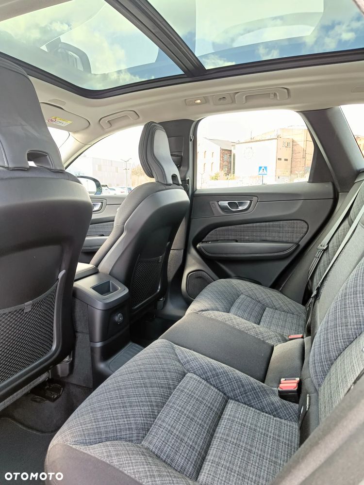 Volvo XC 60 T6 Plug-In Hybrid AWD Inscription Expression - 11