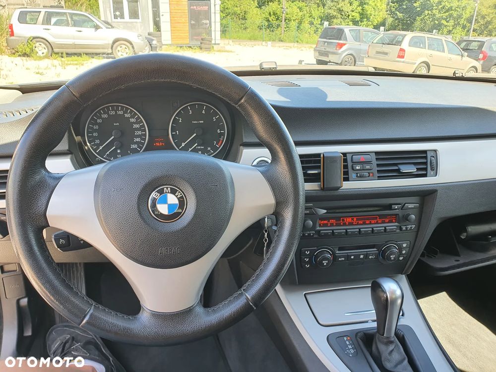 BMW Seria 3 320i - 19