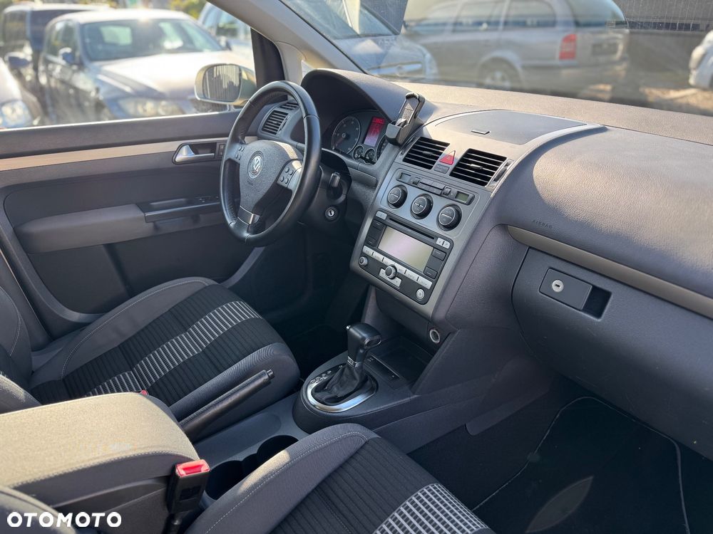 Volkswagen Touran - 20