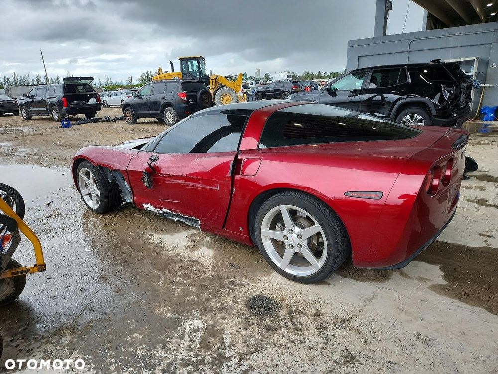 Chevrolet Corvette - 3