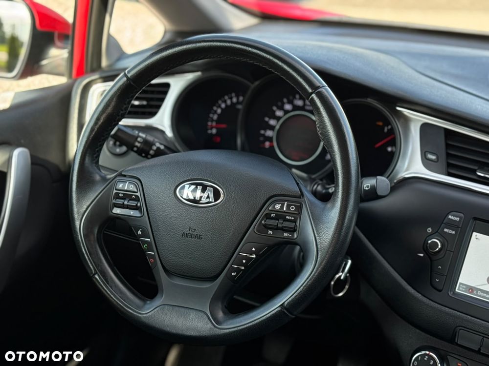 Kia Ceed 1.6 GDI DCT Platinum Edition - 18