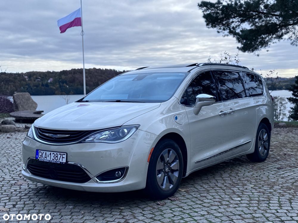 Chrysler Pacifica - 9