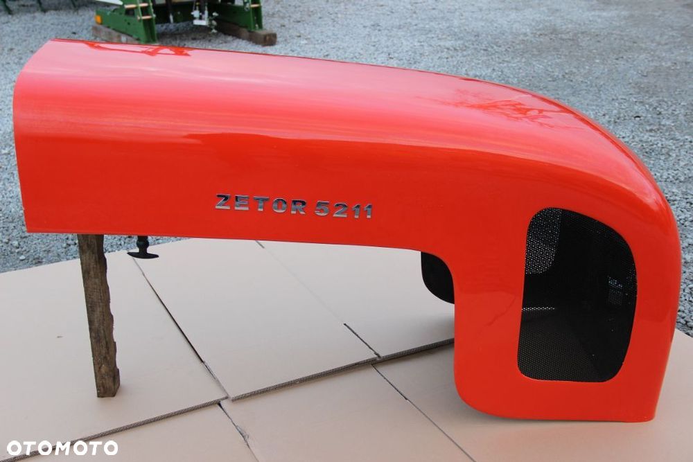 Maska maski tworzywo Zetor 5211 7211 7245 model 02 - 5
