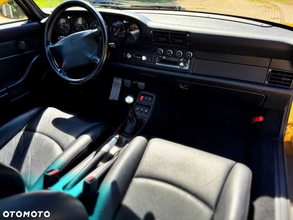 Porsche 911 Carrera - 21