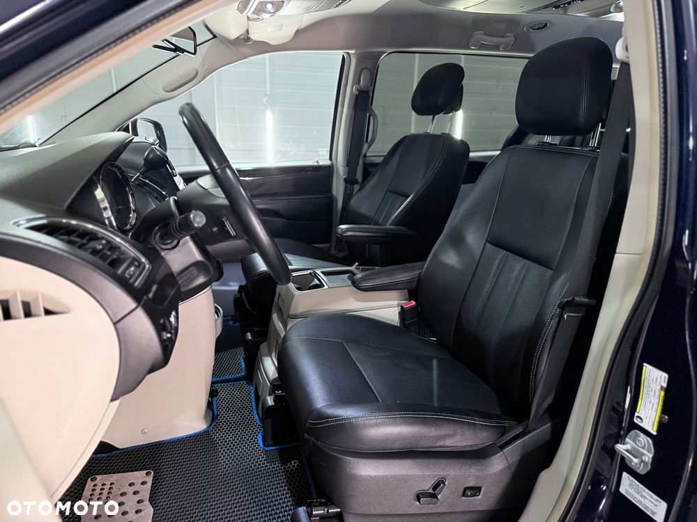 Chrysler Town & Country 3.6 Touring - 3