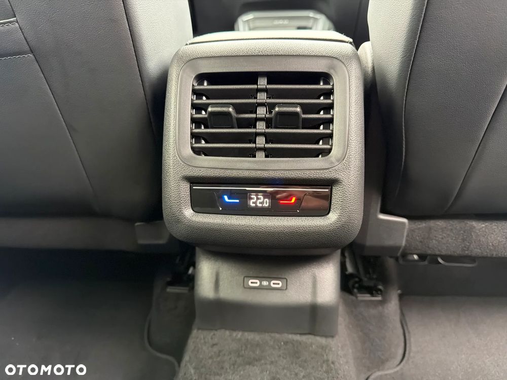 Volkswagen T-Roc 1.5 eTSI Style DSG - 23