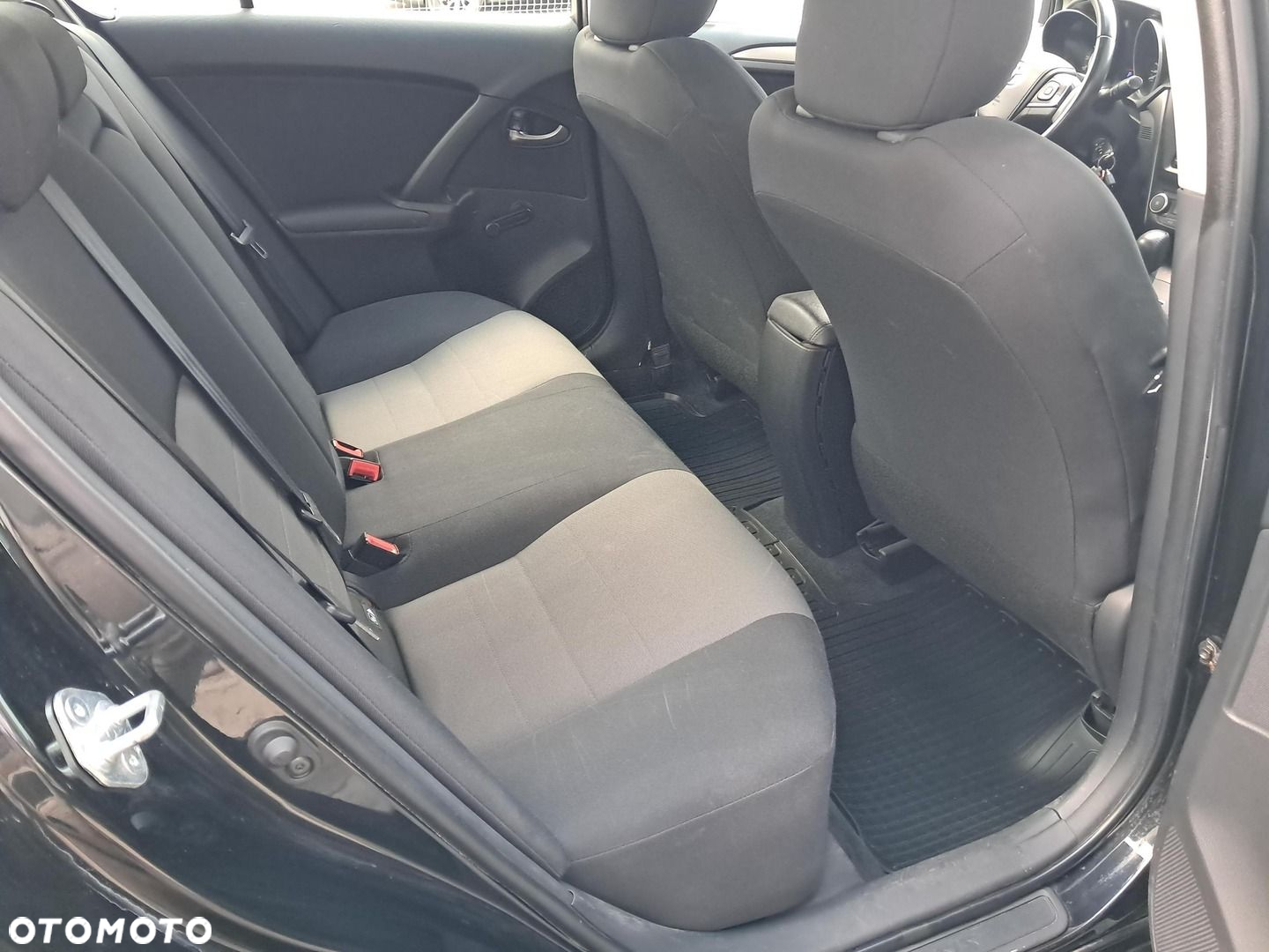 Toyota Avensis 1.8 Active MS - 11