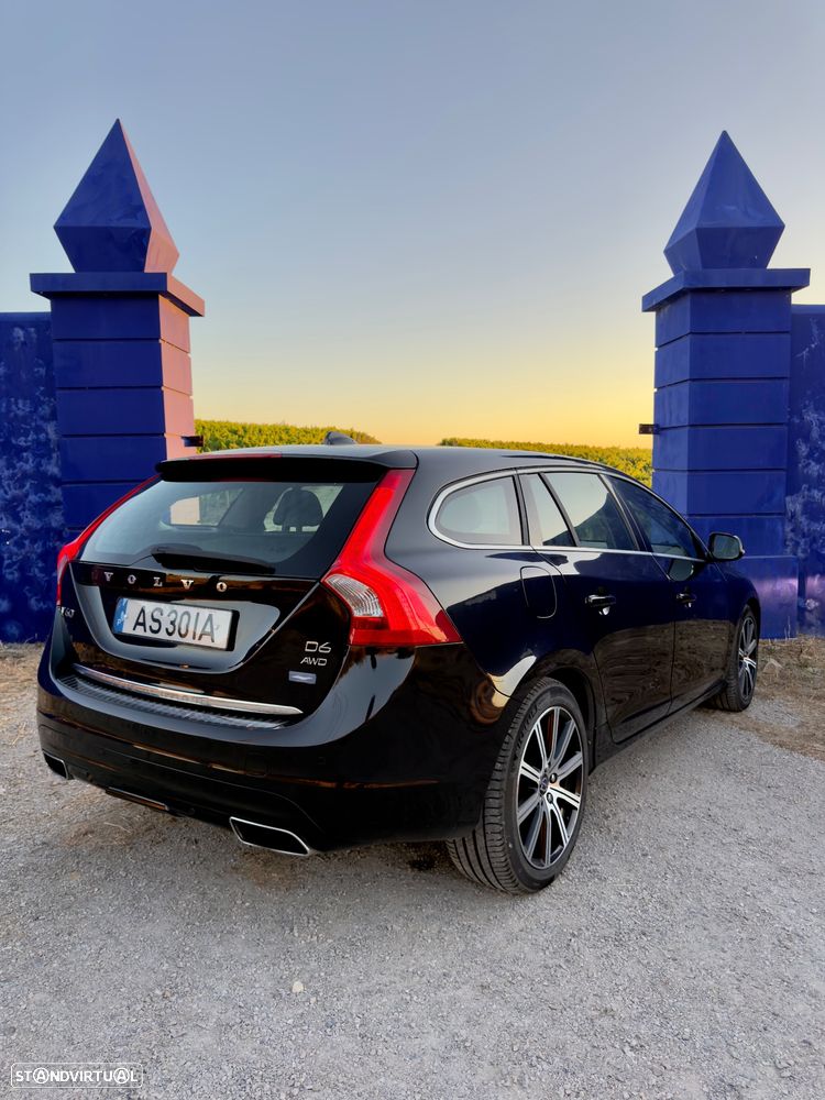 Volvo V60 D6 Plug-In-Hybrid AWD Geartronic Summum - 3