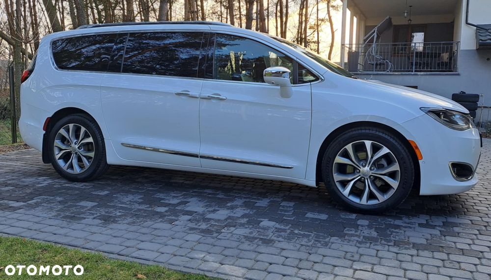 Chrysler Pacifica - 7