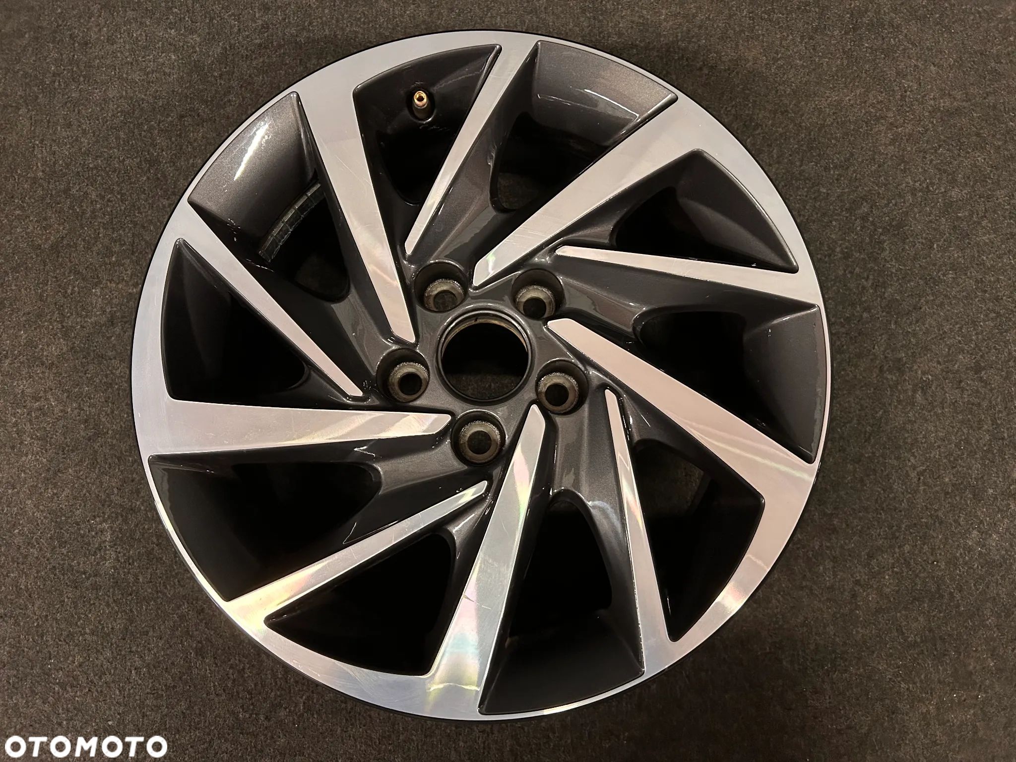 Alufelga VW POLO 15 cali 5x100 1szt. Ładna! 6C0601025N - 1