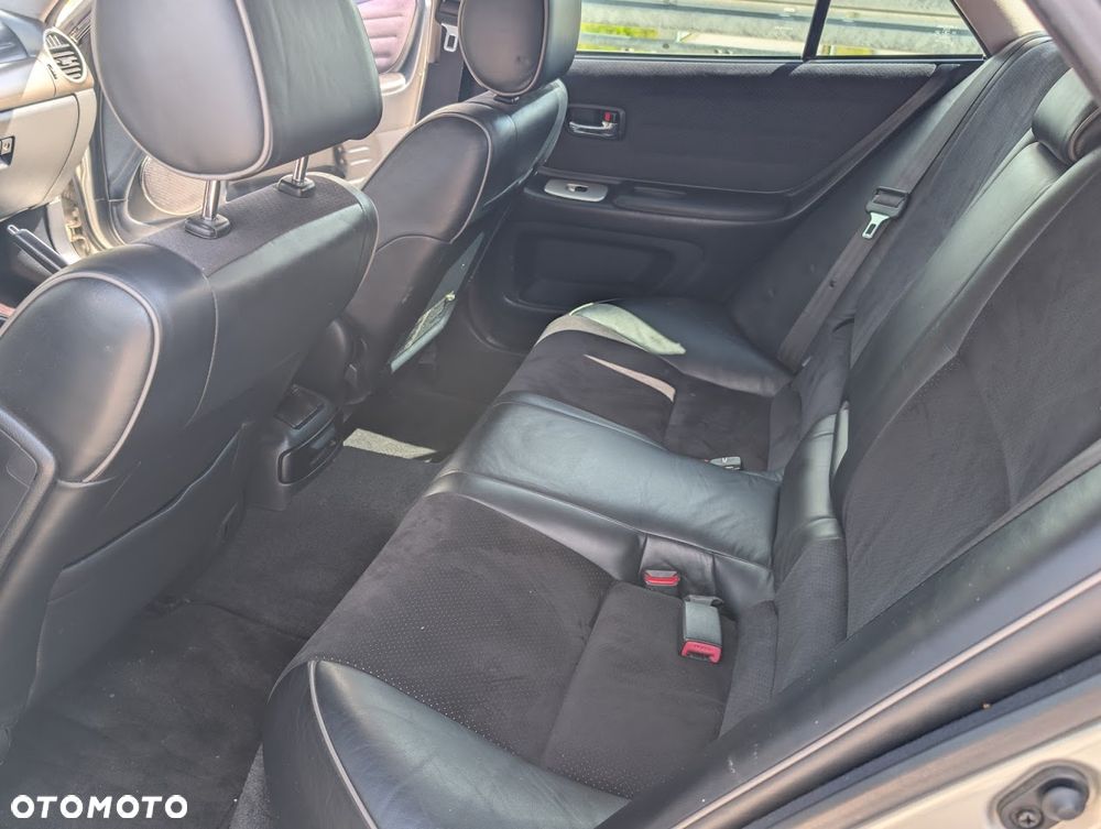 Lexus IS 200 SportCross - 8