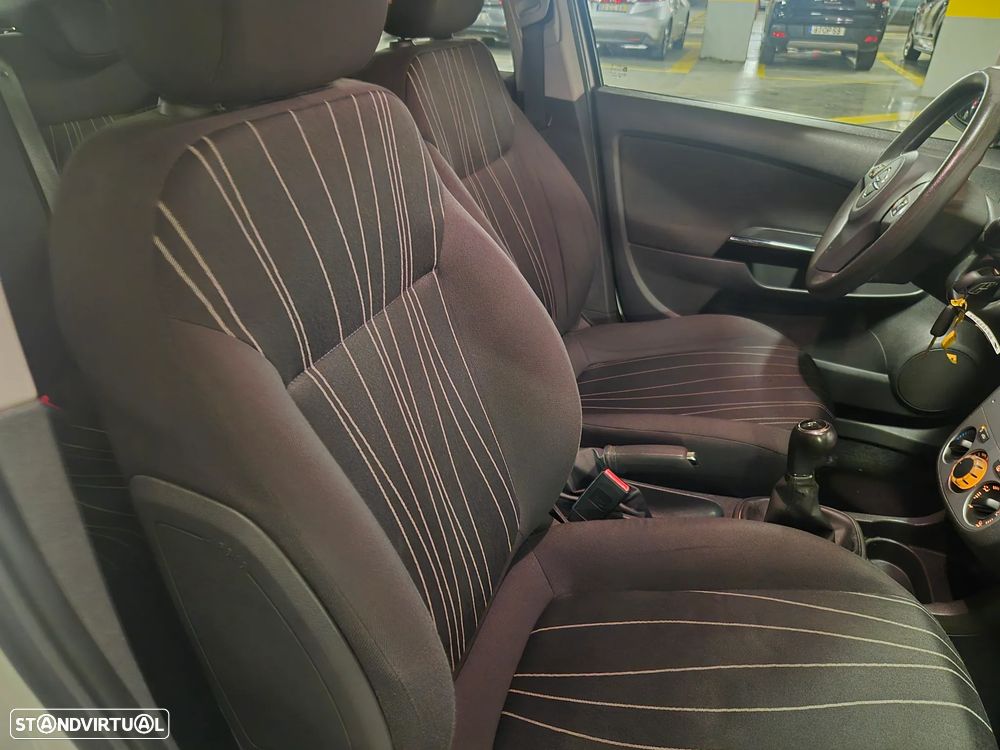 Opel Corsa 1.2 Enjoy - 30
