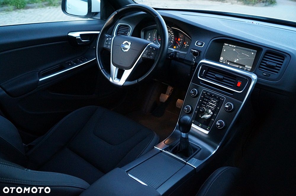 Volvo V60 D4 Edition Pro - 20