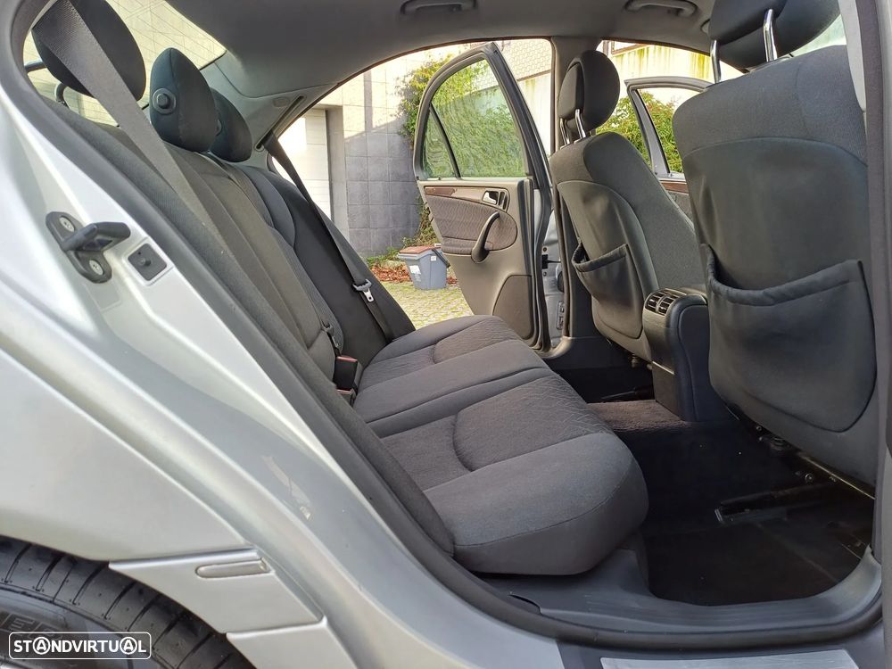 Mercedes-Benz C 220 CDI Auto Avantgarde - 34