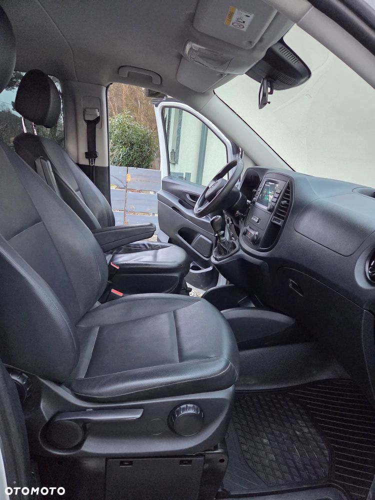 Mercedes-Benz Vito Mixto 5 miejsc - 18