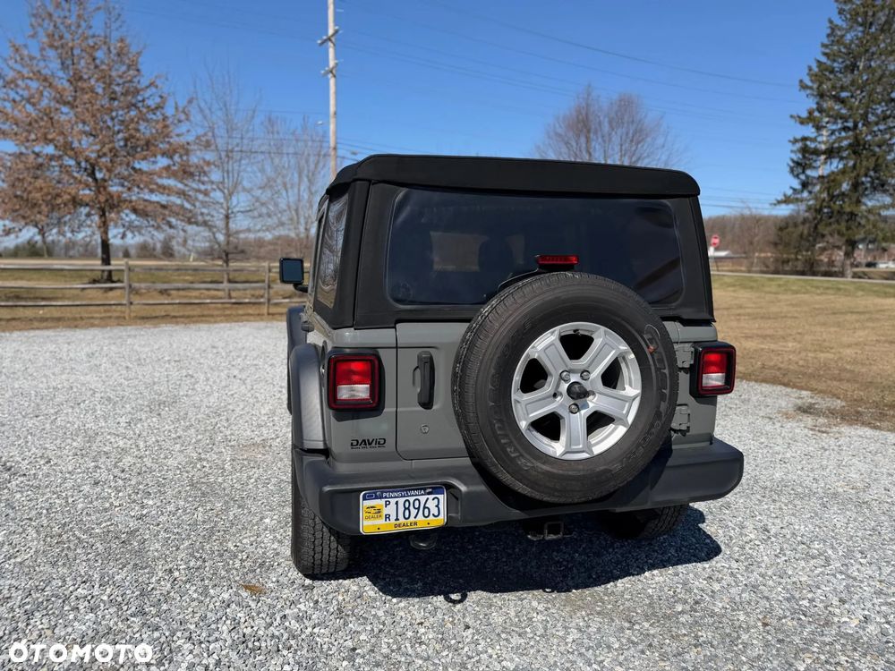 Jeep Wrangler - 10