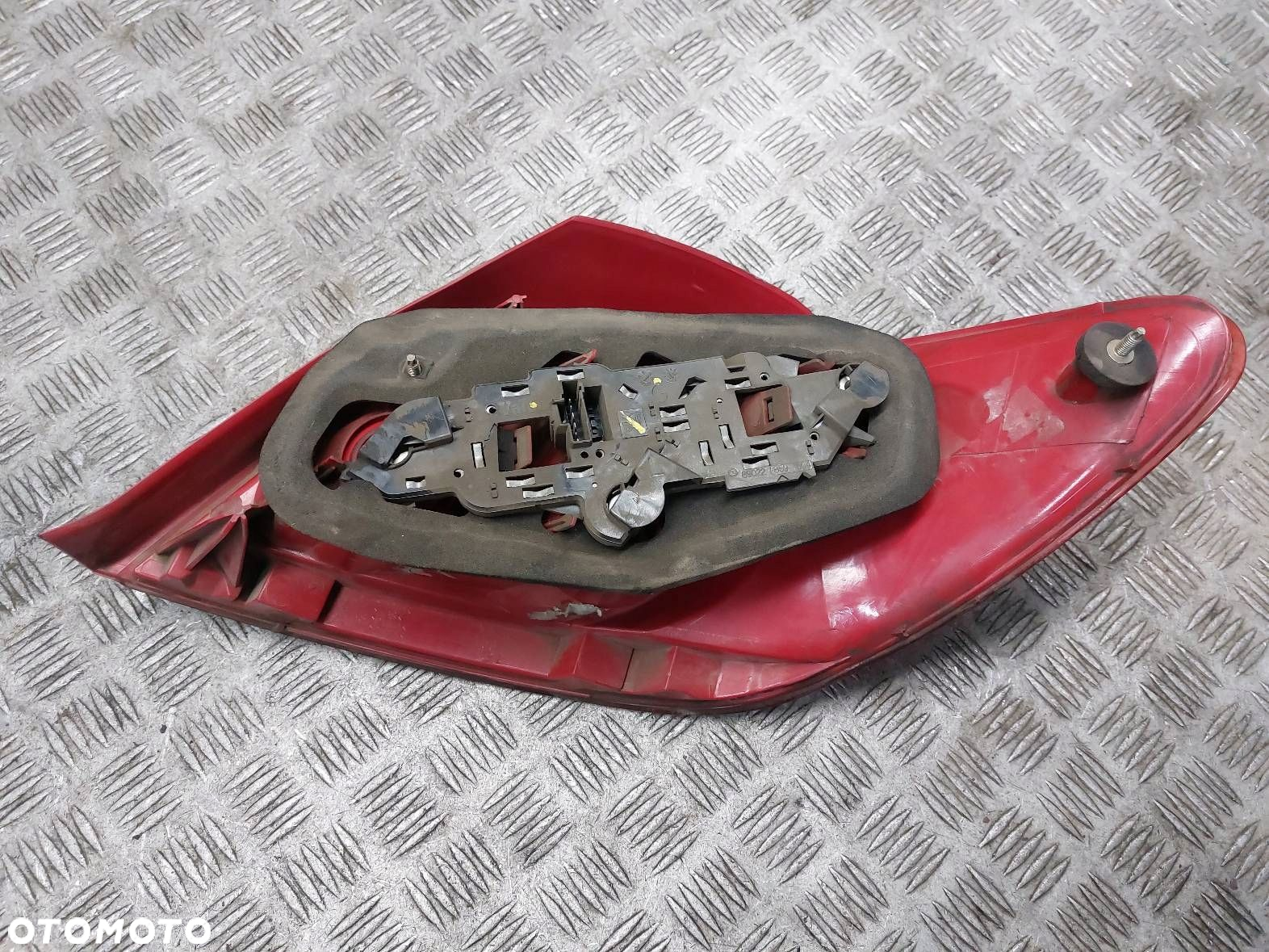 LAMPA LEWY TYŁ + PRAWY TYŁ PEUGEOT 307 I HB 5D - 10
