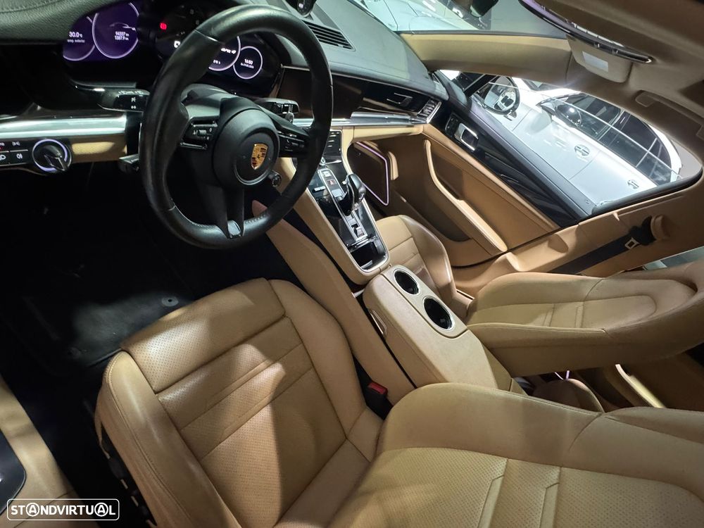 Porsche Panamera 4 E-Hybrid Platinum Edition - 11