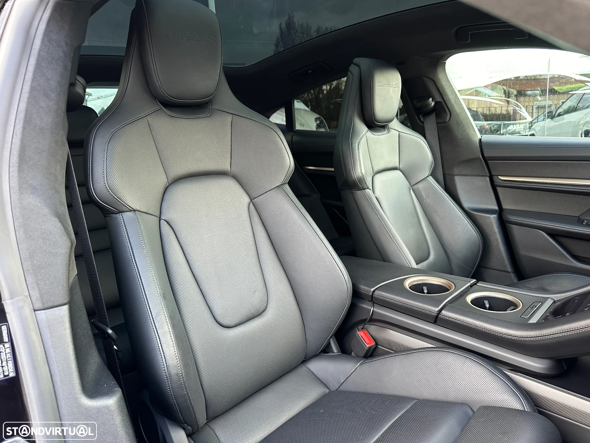 Porsche Taycan Turbo S - 23